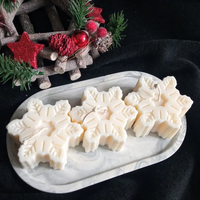 Snowflake Glow Candle